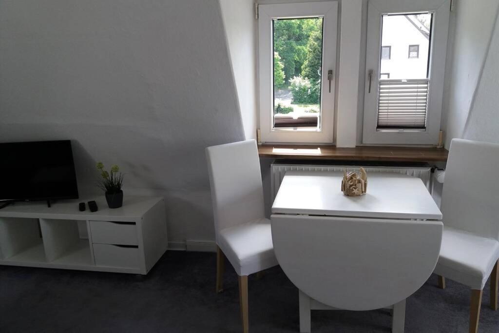Helle 2-Zimmerwohnung Am Stadtrand ヒルデスハイム エクステリア 写真